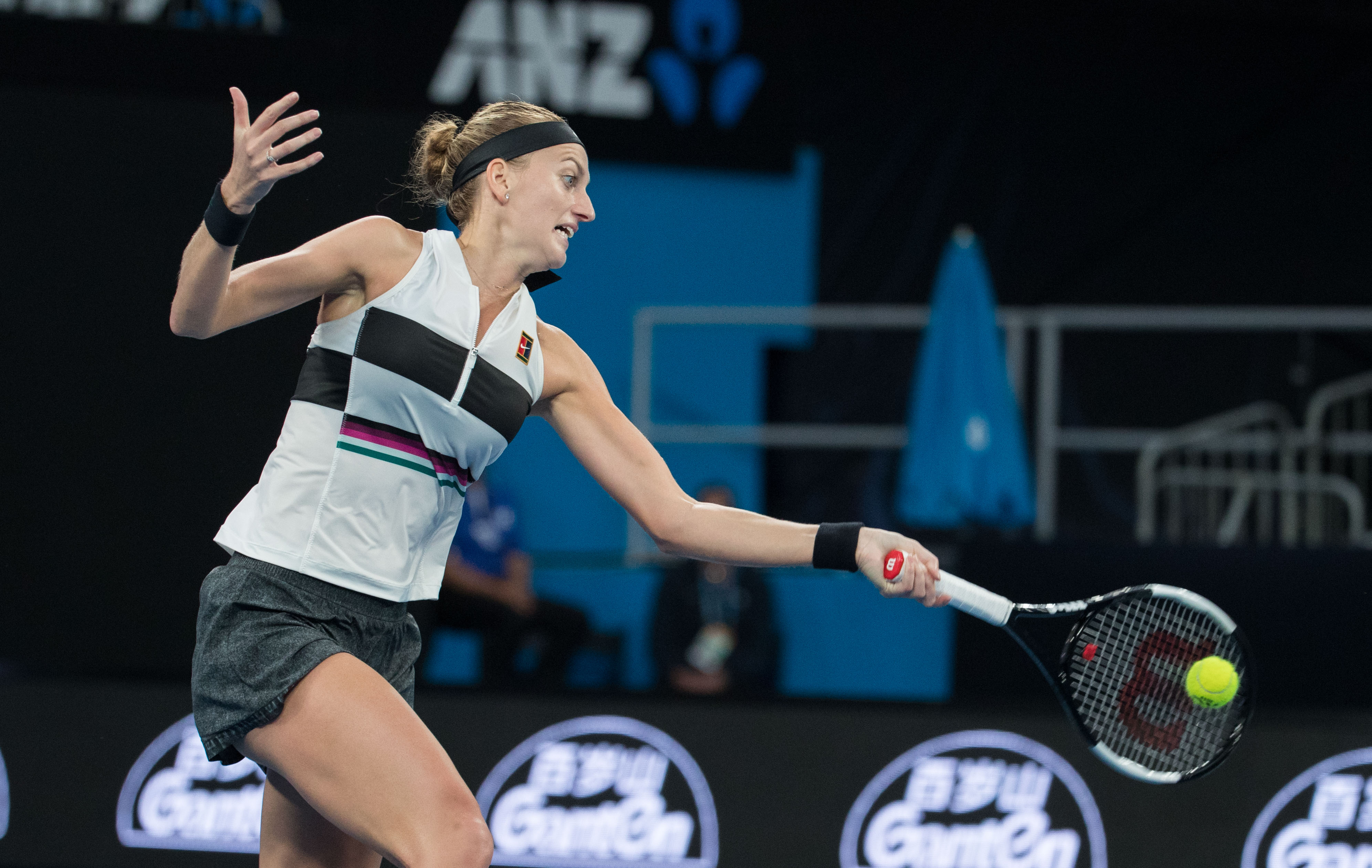 九游体育-科维托娃回归赛场，回归赛场首场状态亮眼，C9观众沸腾！的简单介绍