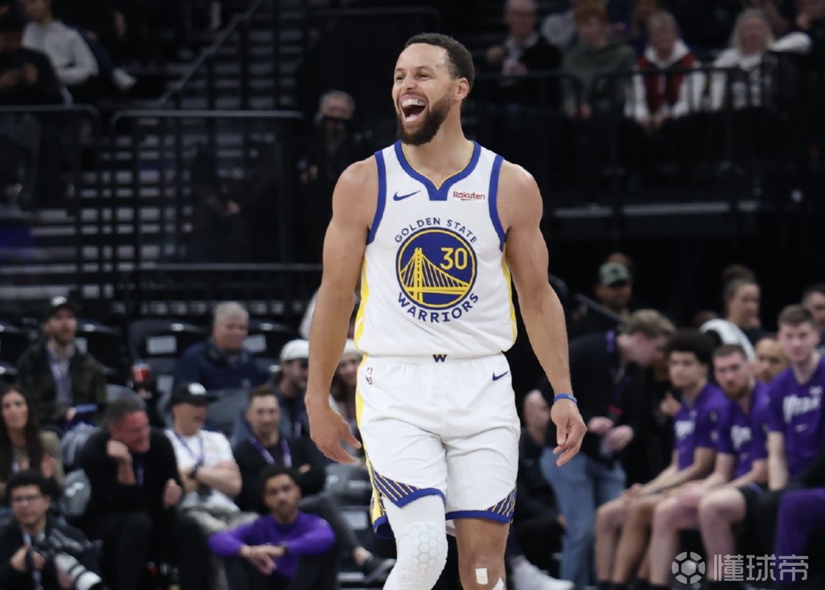 九游体育-库里在美国队比赛中战术调整，精彩发挥引发热议！的简单介绍